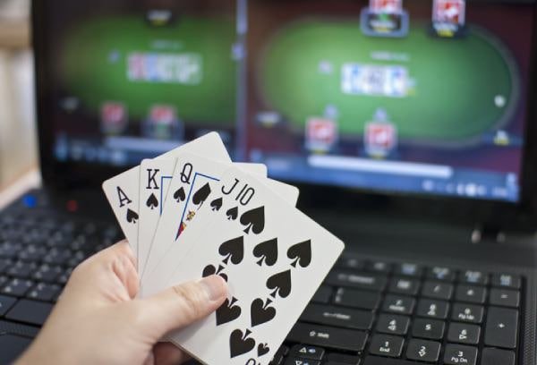 Yangon Casino ရှိ Blackjack စားပွဲများနှင့် ပရော်ဖက်ရှင်နယ် ဝန်ဆောင်မှု
